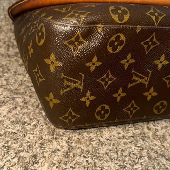 Louis Vuitton  Monogram Looping Bag GM Tote - Picture 3 of 16